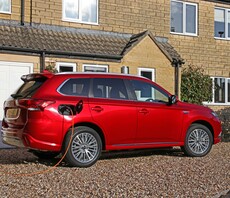 All new homes and offices in England to be fitted with EV charge points