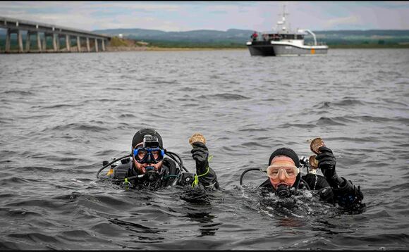 (L-R) Alex Robertson-Jones and Prof Bill Sanderson inspect DEEP’s native European oysters from the Dornoch Firth | Credit: Heriot-Watt University (L-R) Alex Robertson-Jones and Prof Bill Sanderson inspect DEEP’s native European oysters from the Dornoch Firth | Credit: Heriot-Watt University